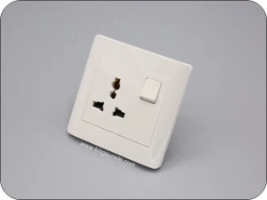 13A Universal Switched Socket
